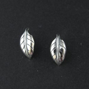 PENDIENTE PLUMA AG