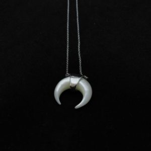 COLLAR LUNA INVERTIDA CON MADRE PERLA AG